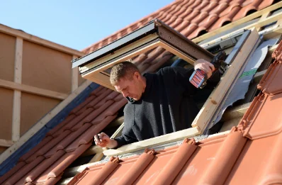 Pose de fenêtres de toit Velux à Tournous-Darré
